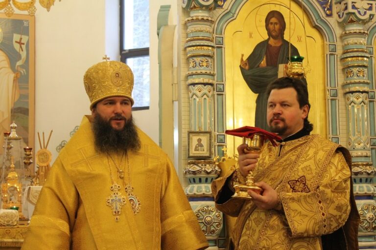 Священнослужители Ревдинского благочиния благословили кадетов, принявших присягу