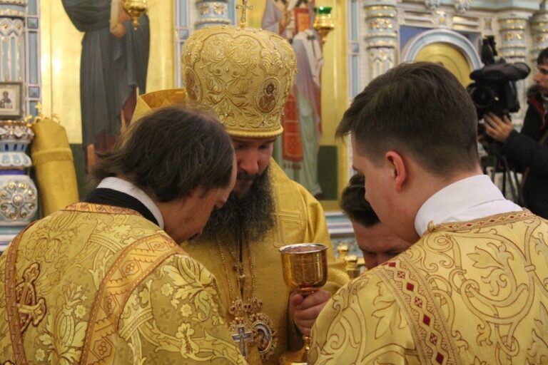 Священнослужители Ревдинского благочиния благословили кадетов, принявших присягу
