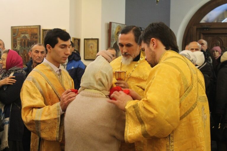 Священнослужители Ревдинского благочиния благословили кадетов, принявших присягу