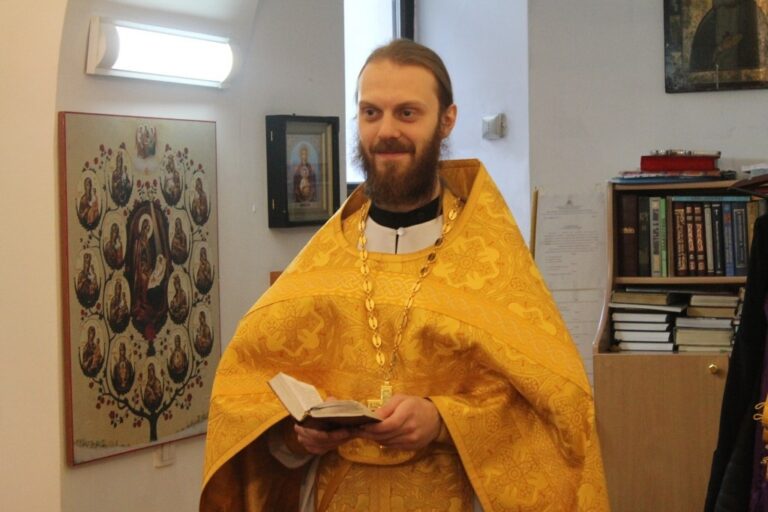 Священнослужители Ревдинского благочиния благословили кадетов, принявших присягу