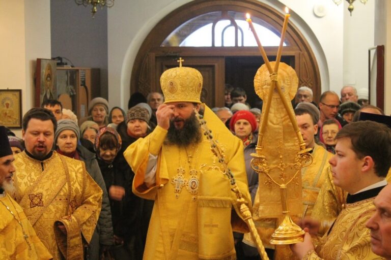 Священнослужители Ревдинского благочиния благословили кадетов, принявших присягу