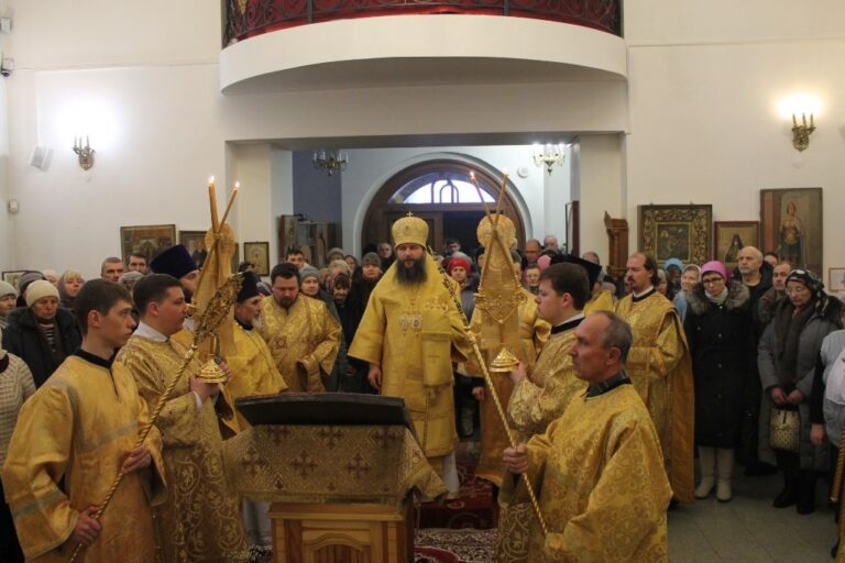 Священнослужители Ревдинского благочиния благословили кадетов, принявших присягу