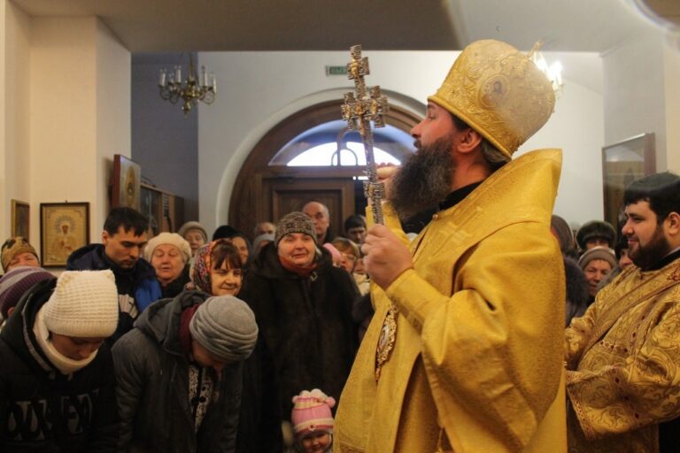Священнослужители Ревдинского благочиния благословили кадетов, принявших присягу