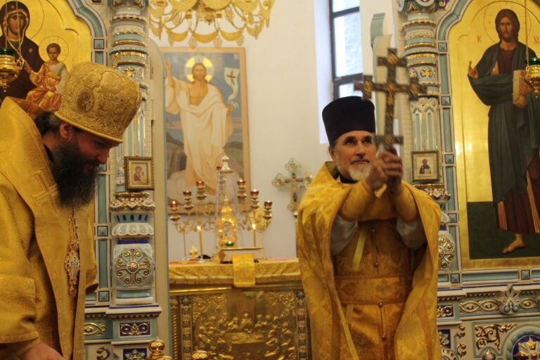 Священнослужители Ревдинского благочиния благословили кадетов, принявших присягу