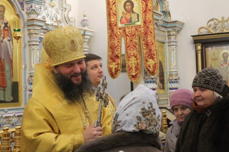 Священнослужители Ревдинского благочиния благословили кадетов, принявших присягу