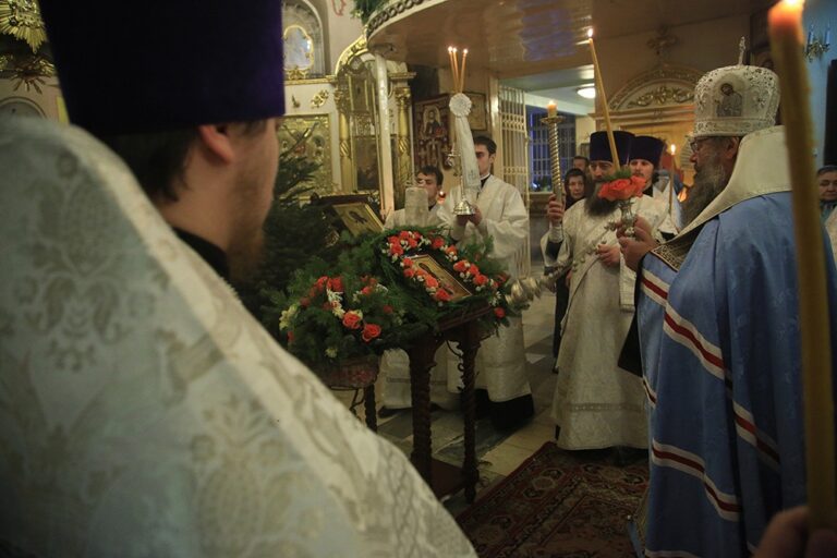 Митрополит Кирилл совершил Всенощное бдение в Иоанно-Предтеченском соборе