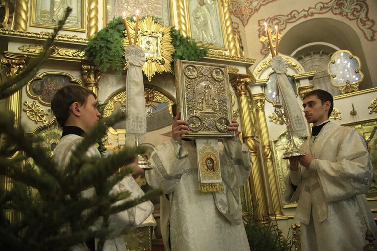 Митрополит Кирилл совершил Всенощное бдение в Иоанно-Предтеченском соборе