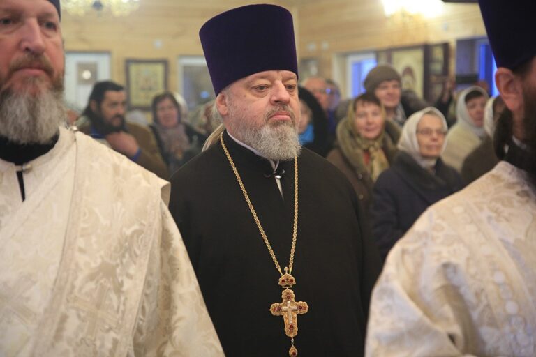Митрополит Кирилл совершил Божественную литургию в Боголюбском женском монастыре
