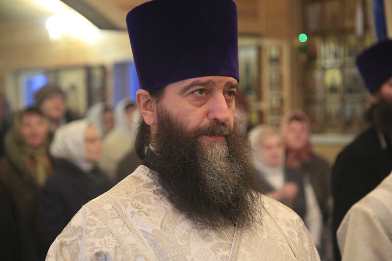 Митрополит Кирилл совершил Божественную литургию в Боголюбском женском монастыре
