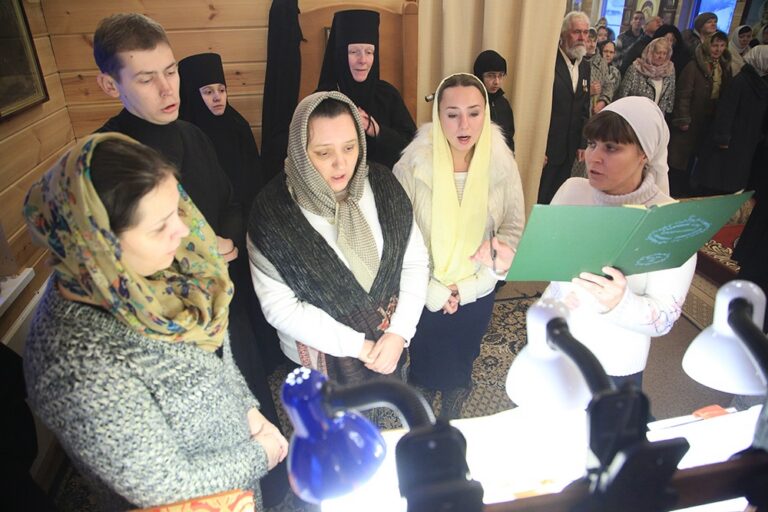 Митрополит Кирилл совершил Божественную литургию в Боголюбском женском монастыре
