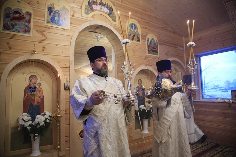 Митрополит Кирилл совершил Божественную литургию в Боголюбском женском монастыре