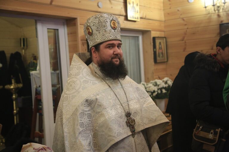 Митрополит Кирилл совершил Божественную литургию в Боголюбском женском монастыре
