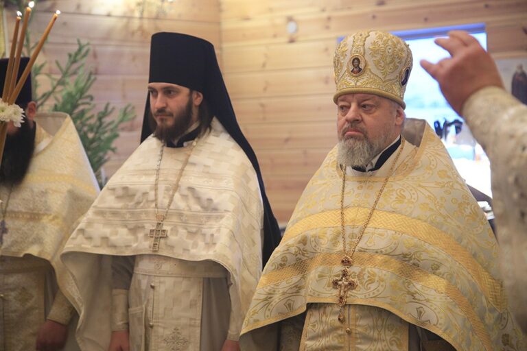 Митрополит Кирилл совершил Божественную литургию в Боголюбском женском монастыре