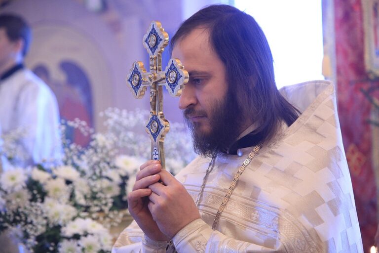 Митрополит Кирилл совершил Божественную литургию в Боголюбском женском монастыре