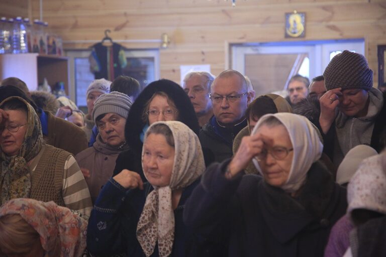 Митрополит Кирилл совершил Божественную литургию в Боголюбском женском монастыре