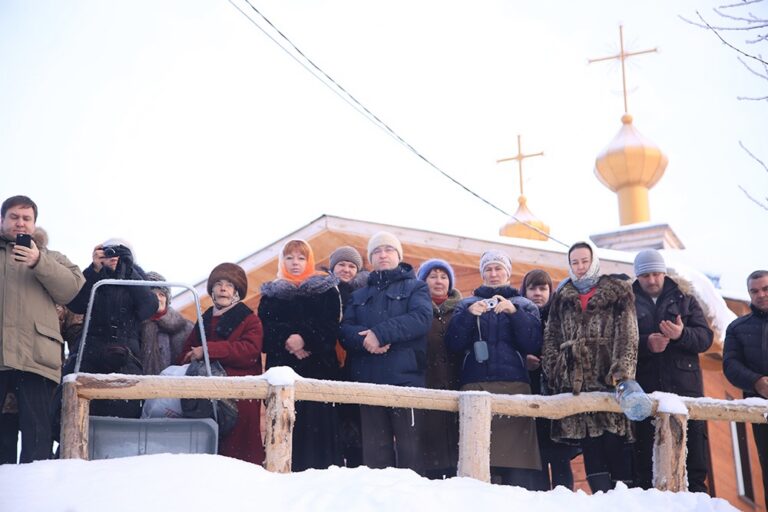 Митрополит Кирилл совершил Божественную литургию в Боголюбском женском монастыре