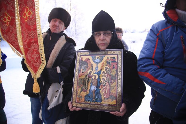 Митрополит Кирилл совершил Божественную литургию в Боголюбском женском монастыре