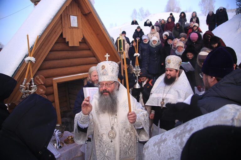 Митрополит Кирилл совершил Божественную литургию в Боголюбском женском монастыре