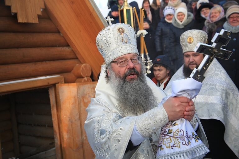 Митрополит Кирилл совершил Божественную литургию в Боголюбском женском монастыре