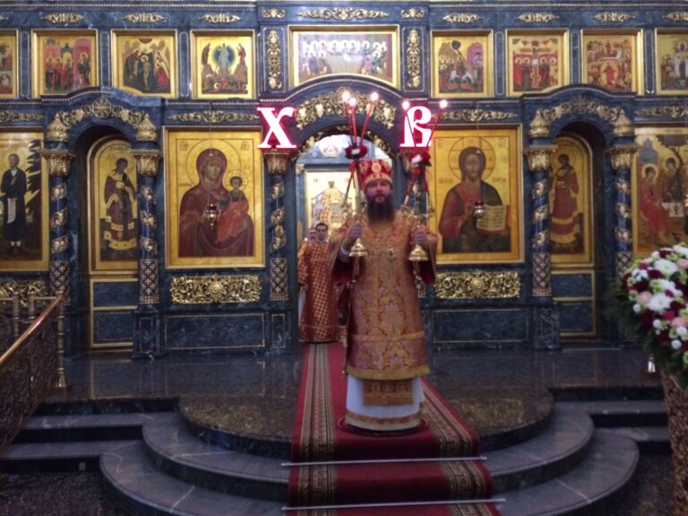 Епископ Евгений совершил Божественную литургию в Свято-Троицком кафедральном соборе