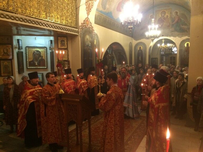 Епископ Евгений совершил Божественную литургию в Свято-Троицком кафедральном соборе