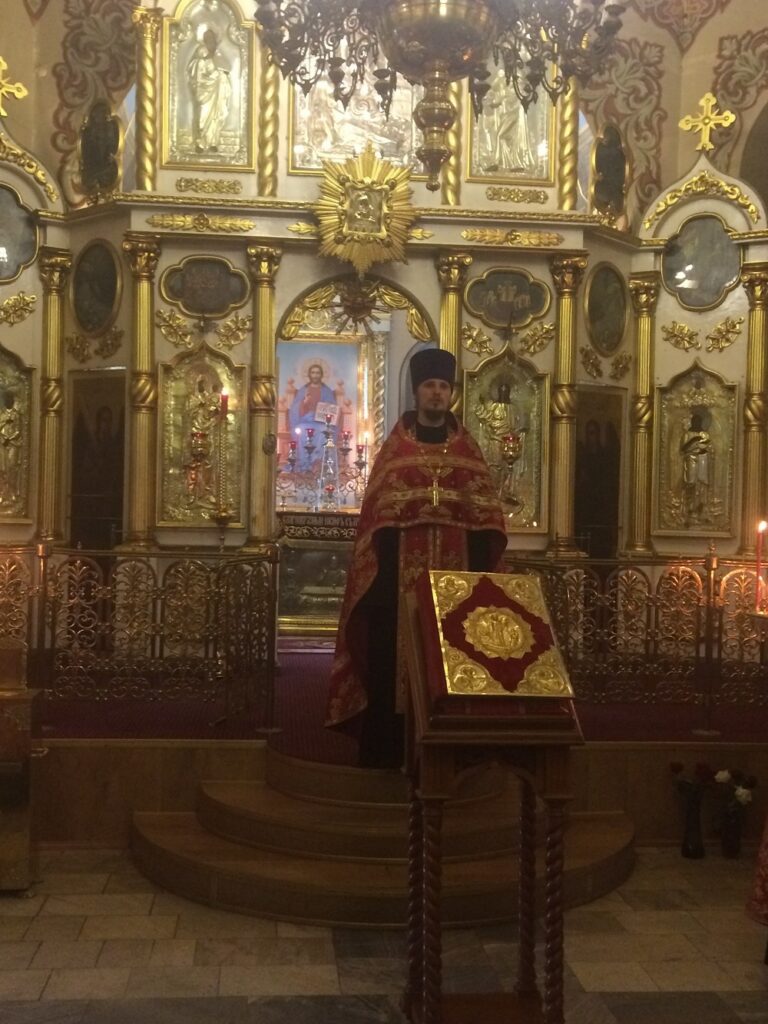Епископ Евгений совершил Божественную литургию в Свято-Троицком кафедральном соборе
