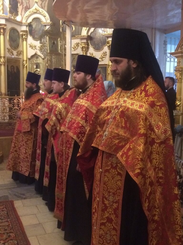 Епископ Евгений совершил Божественную литургию в Свято-Троицком кафедральном соборе