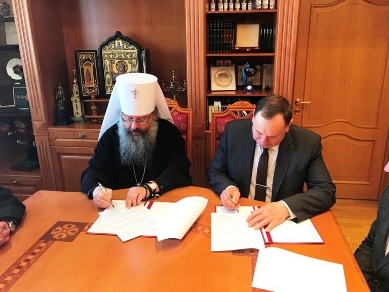 Правящий архиерей и глава Нижнесергинского района продлили соглашение о взаимодействии