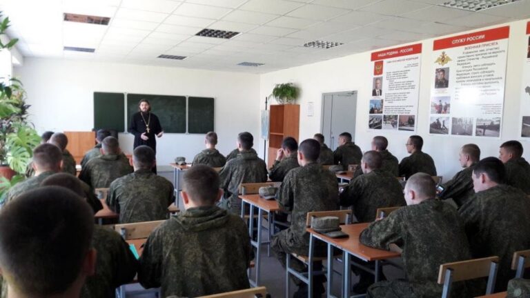 Священники благословили военнослужащих ЦВО на летний период обучения