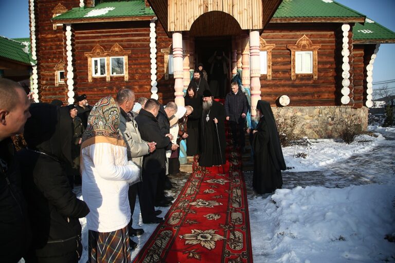 В Православном информационном центре открылась выставка о природе ангелов