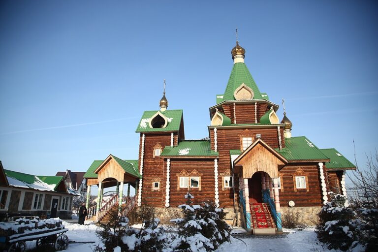 В Православном информационном центре открылась выставка о природе ангелов