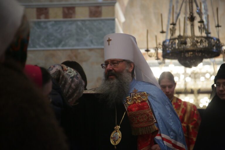 Митрополит Кирилл совершил Божественную литургию в Ново-Тихвинском монастыре