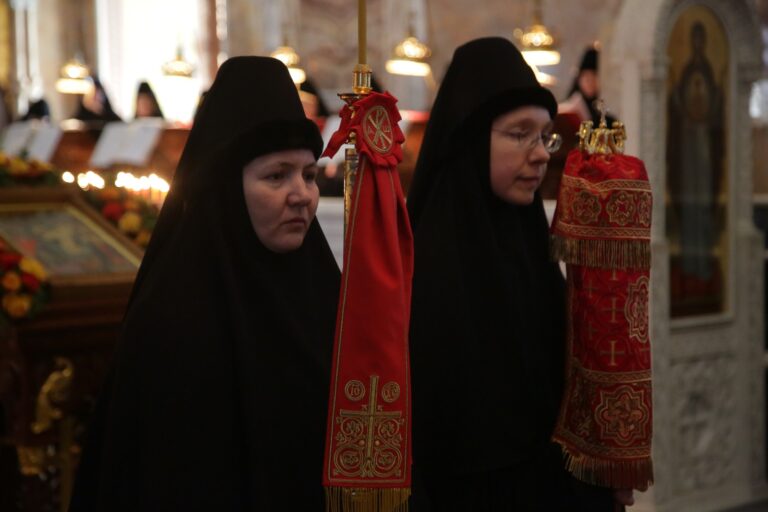 Митрополит Кирилл совершил Божественную литургию в Ново-Тихвинском монастыре