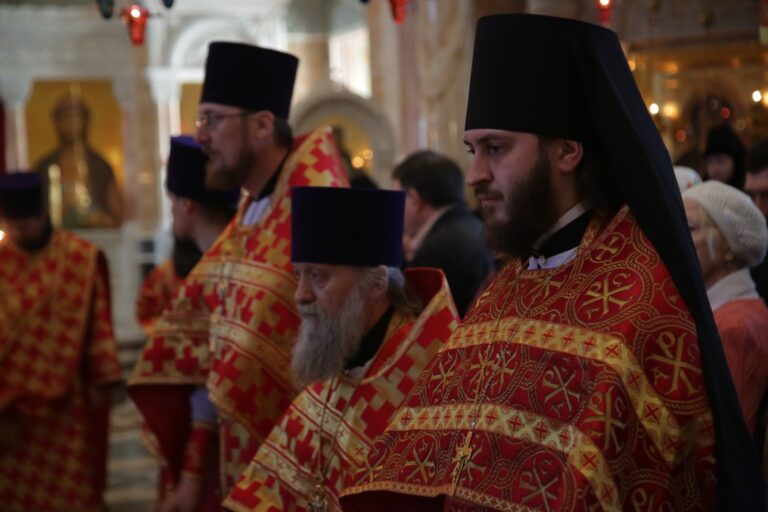 Митрополит Кирилл совершил Божественную литургию в Ново-Тихвинском монастыре