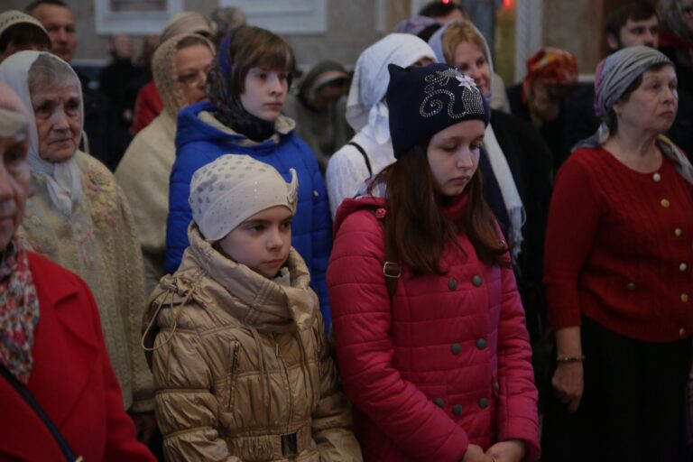 Митрополит Кирилл совершил Божественную литургию в Ново-Тихвинском монастыре