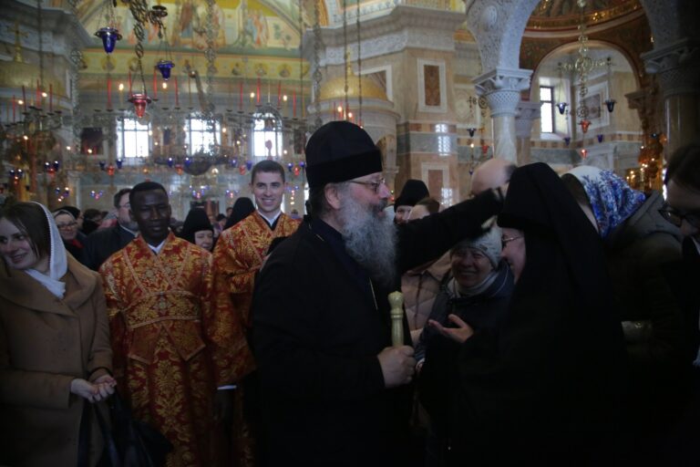 Митрополит Кирилл совершил Божественную литургию в Ново-Тихвинском монастыре