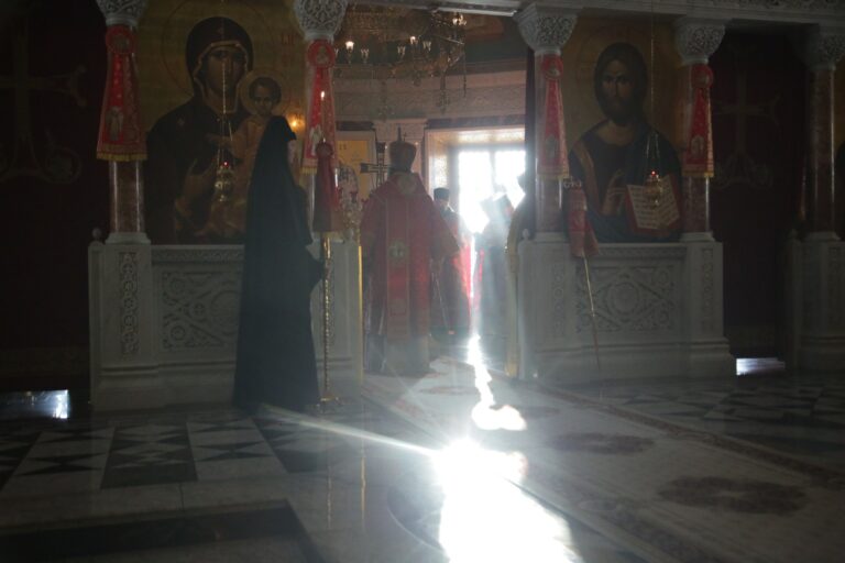 Митрополит Кирилл совершил Божественную литургию в Ново-Тихвинском монастыре
