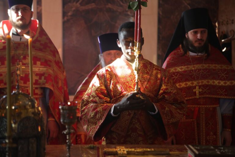 Митрополит Кирилл совершил Божественную литургию в Ново-Тихвинском монастыре