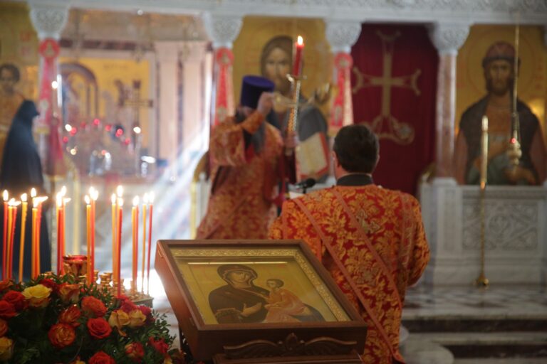 Митрополит Кирилл совершил Божественную литургию в Ново-Тихвинском монастыре