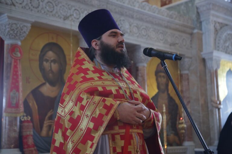 Митрополит Кирилл совершил Божественную литургию в Ново-Тихвинском монастыре