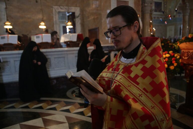 Митрополит Кирилл совершил Божественную литургию в Ново-Тихвинском монастыре