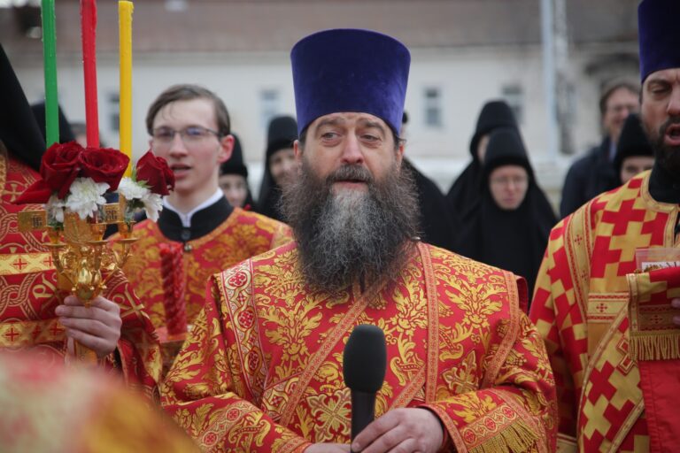 Митрополит Кирилл совершил Божественную литургию в Ново-Тихвинском монастыре