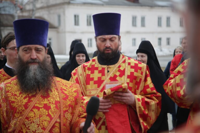Митрополит Кирилл совершил Божественную литургию в Ново-Тихвинском монастыре