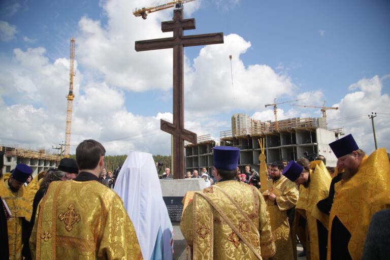 В День медицинского работника в Академическом районе Екатеринбурга заложен храм во имя страстотерпца Евгения врача
