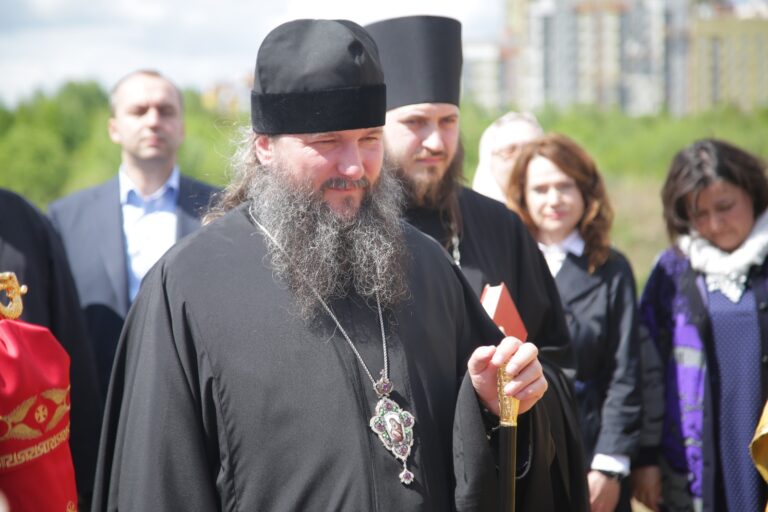 В День медицинского работника в Академическом районе Екатеринбурга заложен храм во имя страстотерпца Евгения врача
