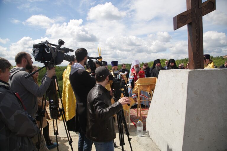 В День медицинского работника в Академическом районе Екатеринбурга заложен храм во имя страстотерпца Евгения врача