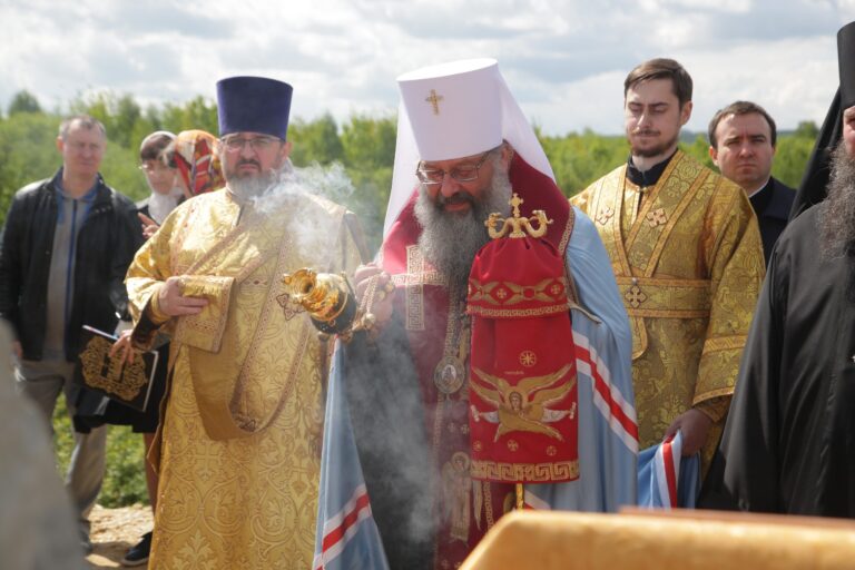 В День медицинского работника в Академическом районе Екатеринбурга заложен храм во имя страстотерпца Евгения врача