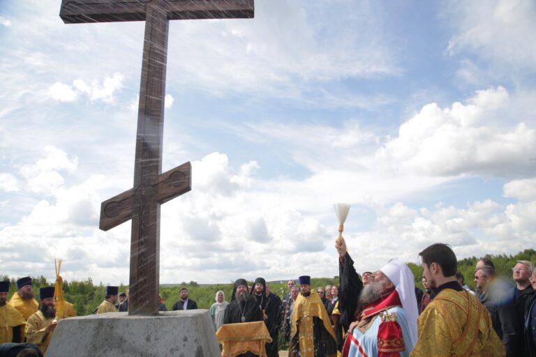В День медицинского работника в Академическом районе Екатеринбурга заложен храм во имя страстотерпца Евгения врача