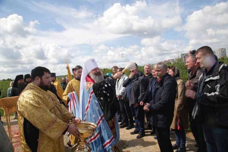 В День медицинского работника в Академическом районе Екатеринбурга заложен храм во имя страстотерпца Евгения врача