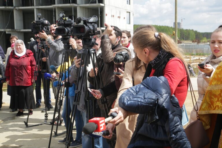 В День медицинского работника в Академическом районе Екатеринбурга заложен храм во имя страстотерпца Евгения врача